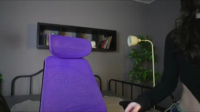 Snapshot of Miyuki_wolf chatting on 01/10/26, 08:32 Miyuki wolf online show from 01/10/26, 08:32