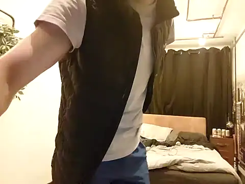 Snapshot of LKC94 chatting on 09/13/25, 01:27 LKC94 online show from 09/13/25, 01:27