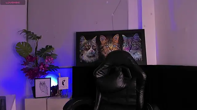 Snapshot of LucasCarterr_ chatting on 10/25/25, 03:58 LucasCarterr online show from 10/25/25, 03:58