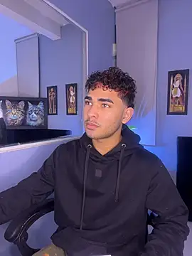 Snapshot of LucasCarterr_ chatting on 10/30/25, 04:58 LucasCarterr online show from 10/30/25, 04:58