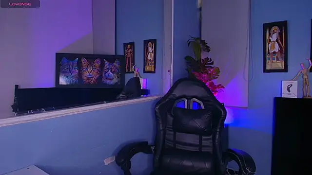 Snapshot of LucasCarterr_ chatting on 11/04/25, 04:00 LucasCarterr online show from 11/04/25, 04:00