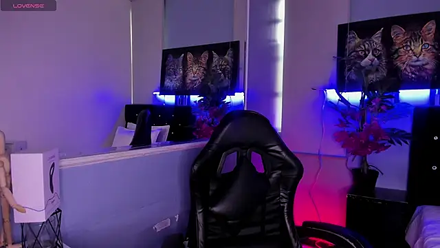 Snapshot of LucasCarterr_ chatting on 11/17/25, 12:55 LucasCarterr online show from 11/17/25, 12:55