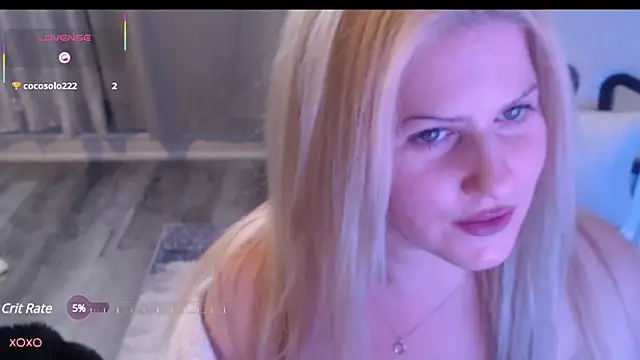 Snapshot of BellaStar84 chatting on 03/13/25, 05:28 BellaStar84 online show from 03/13/25, 05:28