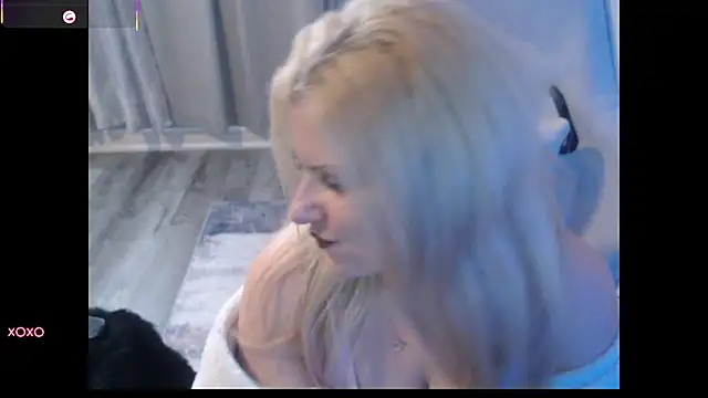 Snapshot of BellaStar84 chatting on 03/19/25, 02:24 BellaStar84 online show from 03/19/25, 02:24