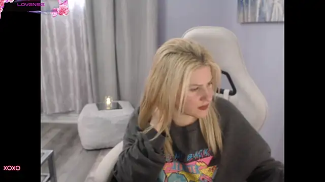 Snapshot of BellaStar84 chatting on 09/24/25, 12:41 BellaStar84 online show from 09/24/25, 12:41