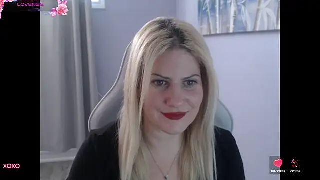 Snapshot of BellaStar84 chatting on 10/02/25, 12:34 BellaStar84 online show from 10/02/25, 12:34