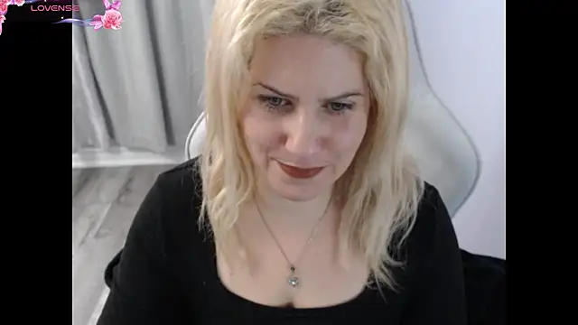 Snapshot of BellaStar84 chatting on 11/20/25, 01:22 BellaStar84 online show from 11/20/25, 01:22