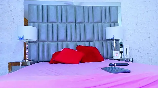 Snapshot of CamilaJohnston chatting on 09/08/25, 08:30 CamilaJohnston online show from 09/08/25, 08:30