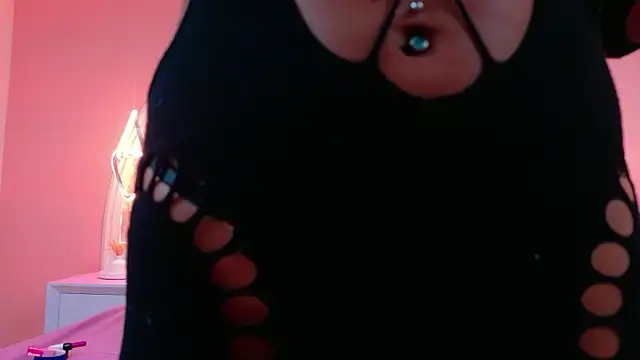 Snapshot of CamilaJohnston chatting on 12/05/25, 04:58 CamilaJohnston online show from 12/05/25, 04:58