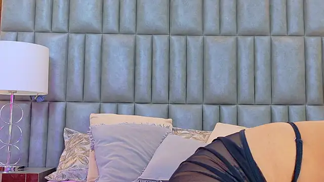 CamilaJohnston online show from 05/21/26, 08:49