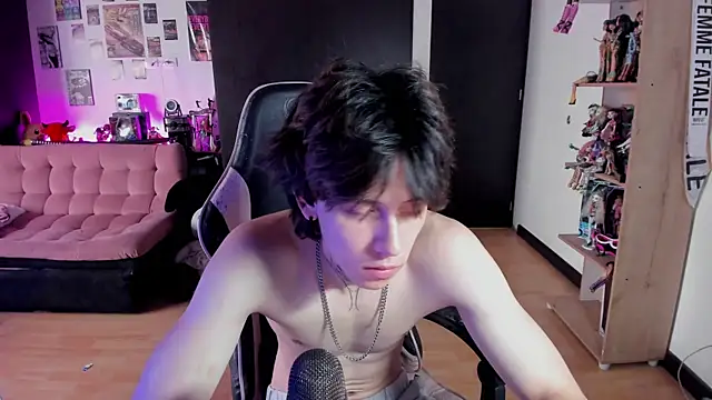 xIce Boy online show from 06/24/26, 07:46