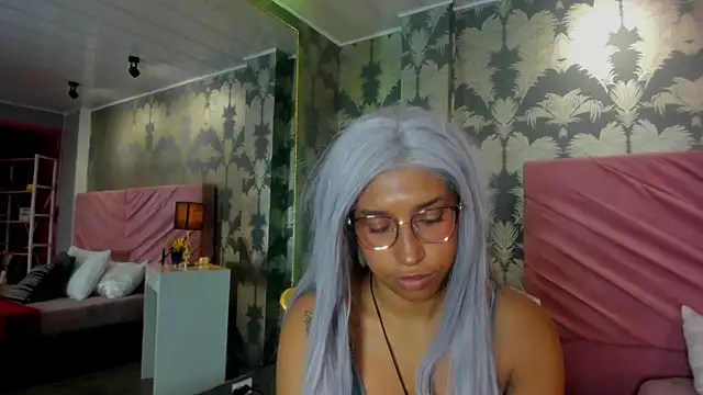 Karin Ks online show from 11/21/25, 07:56