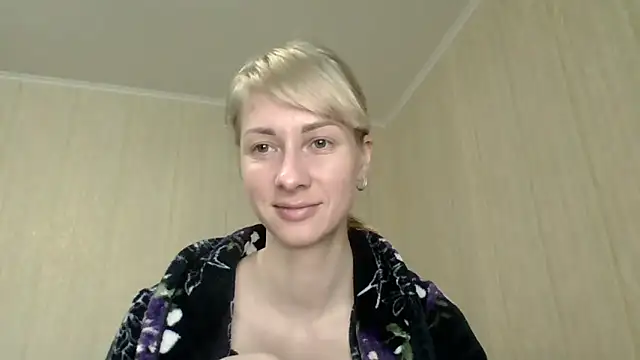 Snapshot of _Black-Panther_ chatting on 05/10/26, 08:41 Black-Panther online show from 05/10/26, 08:41