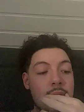 Snapshot of Sabo01 chatting on 03/12/25, 06:18 Sabo01 online show from 03/12/25, 06:18