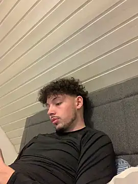 Snapshot of Sabo01 chatting on 03/15/25, 07:48 Sabo01 online show from 03/15/25, 07:48