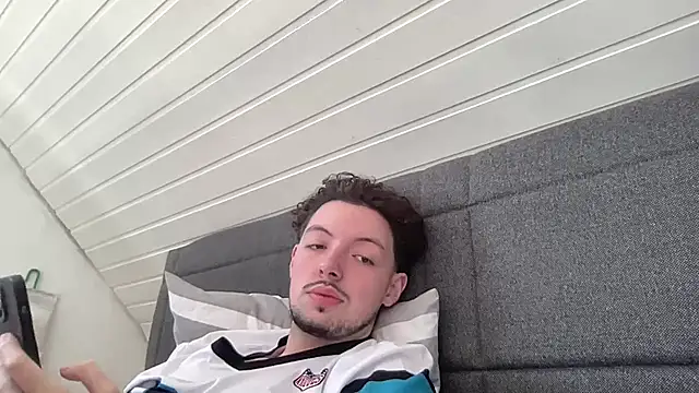 Snapshot of Sabo01 chatting on 03/18/25, 09:09 Sabo01 online show from 03/18/25, 09:09