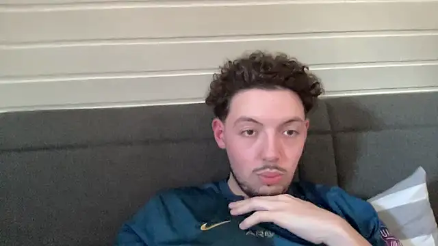 Snapshot of Sabo01 chatting on 03/18/25, 04:04 Sabo01 online show from 03/18/25, 04:04