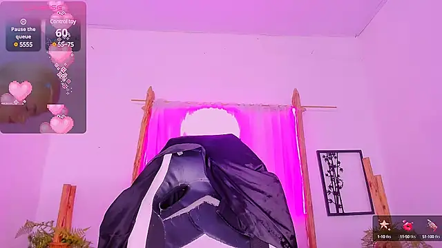 Snapshot of Brithanycullen chatting on 03/18/25, 06:14 Brithanycullen online show from 03/18/25, 06:14