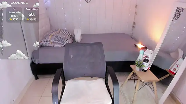 Snapshot of Brithanycullen chatting on 10/06/25, 11:35 Brithanycullen online show from 10/06/25, 11:35