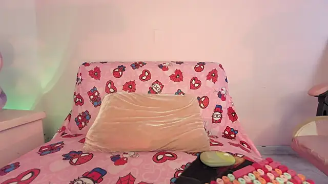 kitty-kryss online show from 05/08/26, 06:46