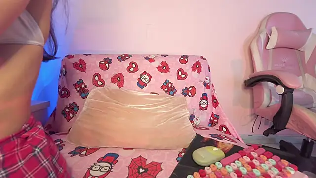 kitty-kryss online show from 05/11/26, 02:34