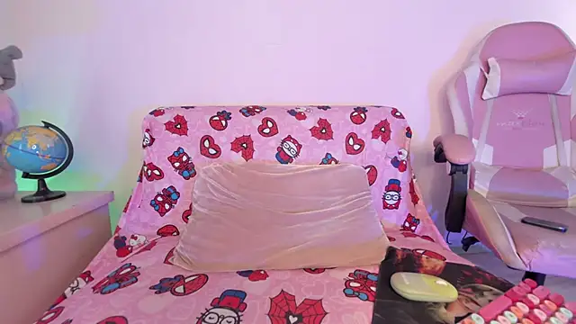 kitty-kryss online show from 06/06/26, 06:45