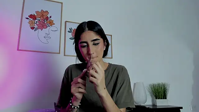 alana 111 online show from 09/26/25, 03:10