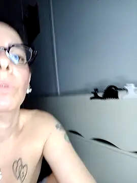 Snapshot of Ginevra_75 chatting on 12/01/25, 10:15 Ginevra 75 online show from 12/01/25, 10:15