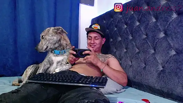 Snapshot of Stone_grey1_ chatting on 02/17/26, 03:58 Stone grey1 online show from 02/17/26, 03:58