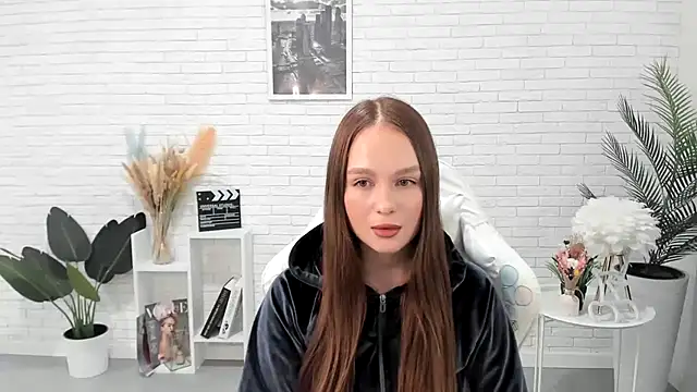 LoisCubitt online show from 03/13/25, 12:02