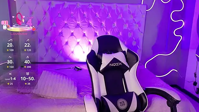 natasha  black online show from 10/03/25, 07:33