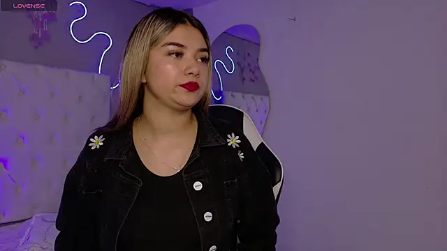 natasha  black online show from 12/03/25, 07:34