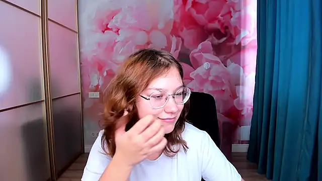 AngelinaLow online show from 11/14/25, 12:26