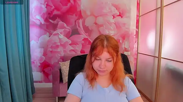 AngelinaLow online show from 06/14/26, 05:31