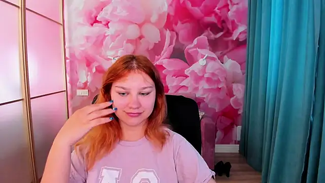 AngelinaLow online show from 06/19/26, 11:25