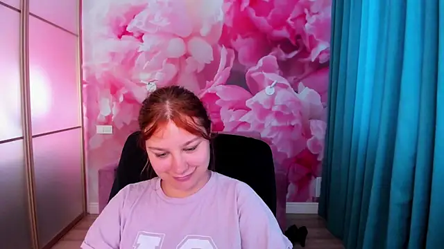 AngelinaLow online show from 06/20/26, 11:24