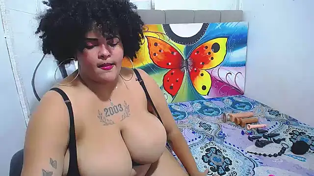 Snapshot of latina_bigboos25 chatting on 09/11/25, 02:33 latina bigboos25 online show from 09/11/25, 02:33