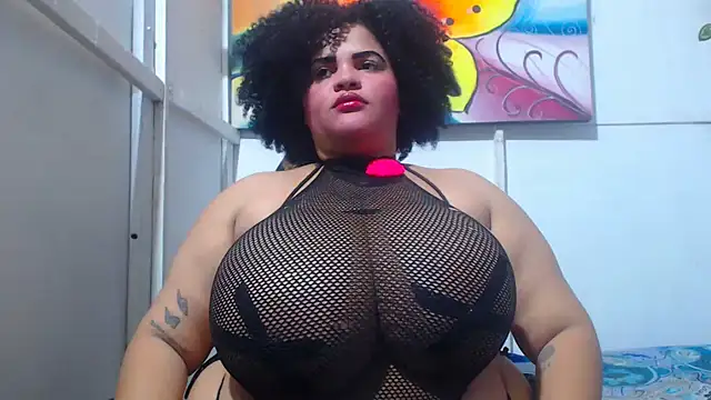 latina bigboos25 online show from 05/12/26, 02:08