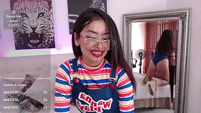 sophie-carter online show from 10/31/25, 08:10