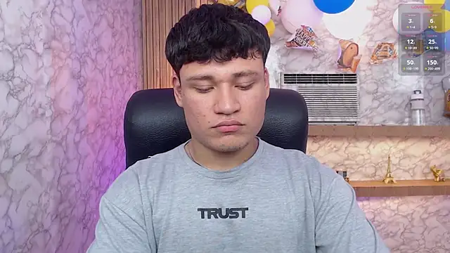 AndrewPeach  online show from 10/01/25, 08:48