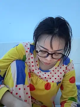 aa520uv online show from 10/24/25, 03:08