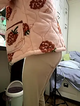 aa520uv online show from 11/26/25, 02:56