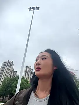 linger-23 online show from 10/25/25, 07:27