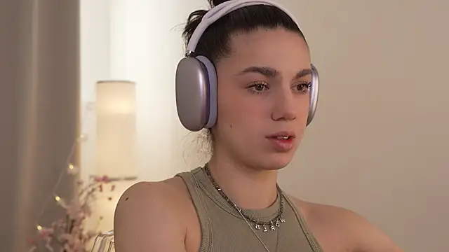 mystica  online show from 03/19/25, 07:07