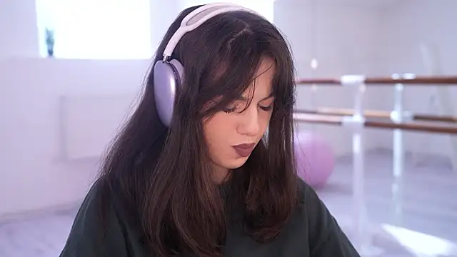 mystica  online show from 09/30/25, 08:41