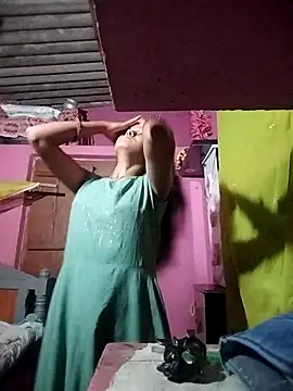 Snapshot of Ayeshaji chatting on 11/17/25, 11:16 Ayeshaji online show from 11/17/25, 11:16