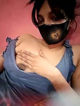 Snapshot of Night--Queen chatting on 03/17/25, 10:17 Night--Queen online show from 03/17/25, 10:17