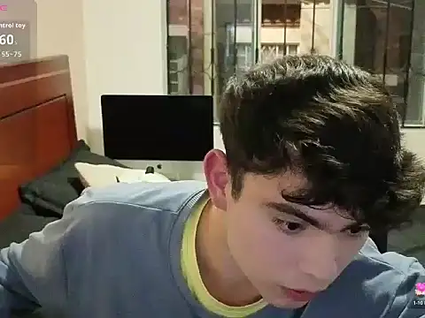 Snapshot of lukeboyce33 chatting on 02/18/26, 12:39 lukeboyce33 online show from 02/18/26, 12:39