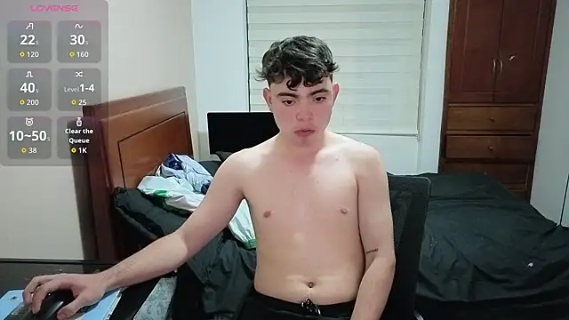 Snapshot of lukeboyce33 chatting on 02/28/26, 01:39 lukeboyce33 online show from 02/28/26, 01:39