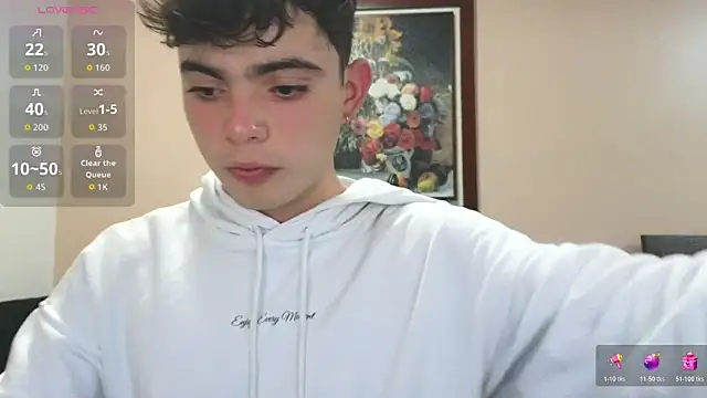 Snapshot of lukeboyce33 chatting on 03/10/26, 04:28 lukeboyce33 online show from 03/10/26, 04:28